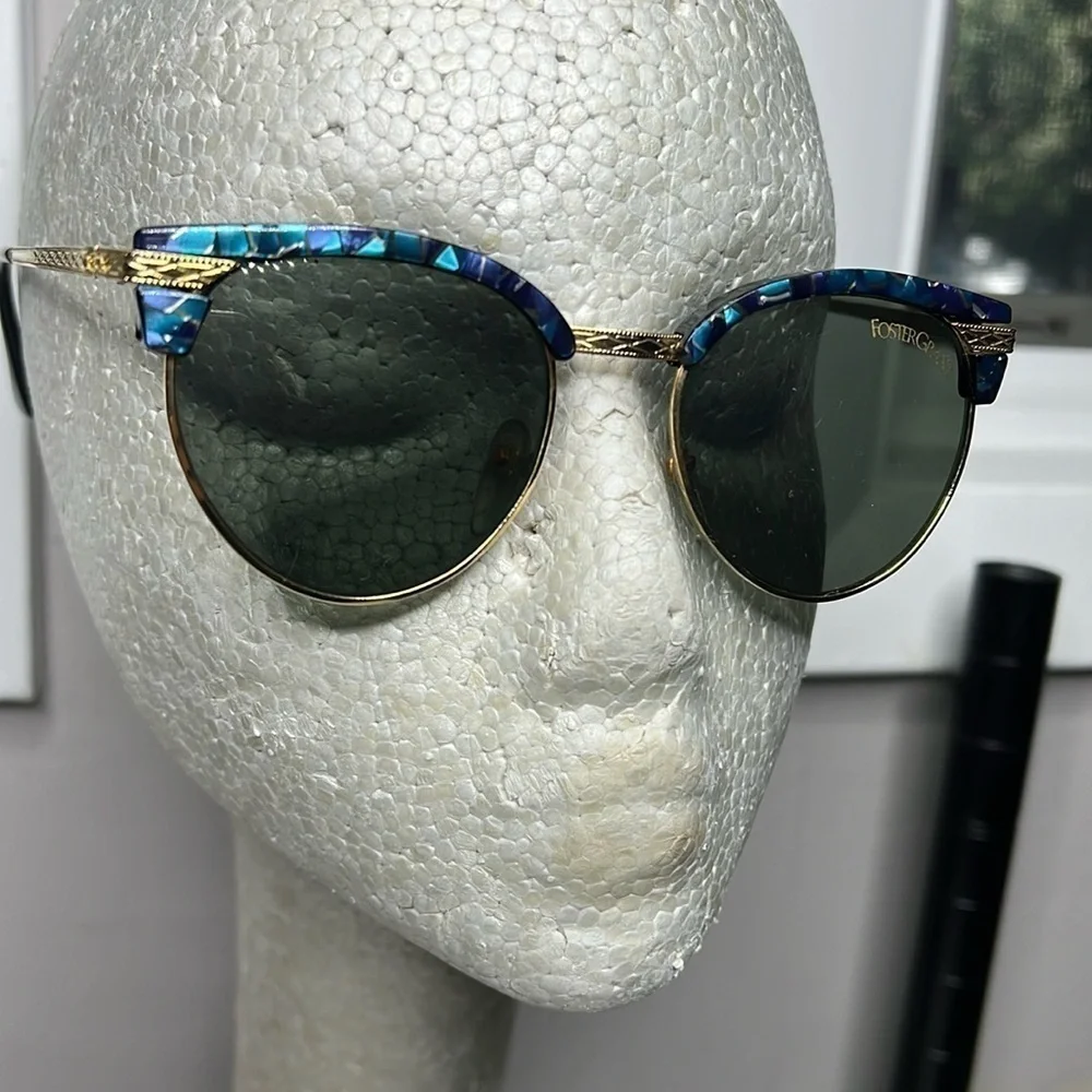 Foster Grant Blue Teal Gold tone Sunglasses Green Lenses